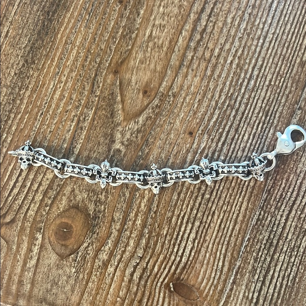 Skull & Fleur De Lis Light Link Bracelet